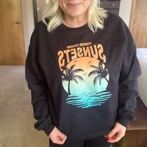 New “FOREVER CHASING SUNSETS” Graphic Sweatshirts